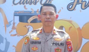 Peduli Pendidikan, Kapolsek Ciparay Hadiri Wisuda dan Pelepasan Siswa SMK Wirakarya 1-2 Kapolsek Ciparay,Wisuda SMK Wirakarya 1–2 Ciparay,Pelepasan lulusan,Generasi muda Kabupaten Bandung,Indonesia Emas 2045,YPPGMI, H.Asep Ikhsan